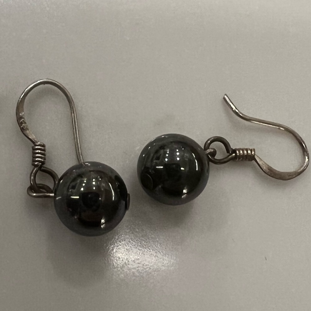 Vintage Dark gray pearl earrings with silver back hook